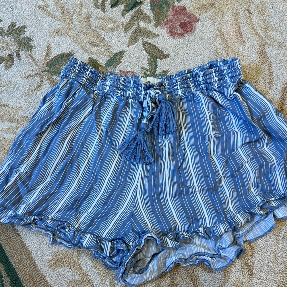 Hollister stripped flowy shorts